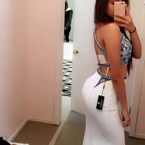 Prom Dress - Picture 2 of 5